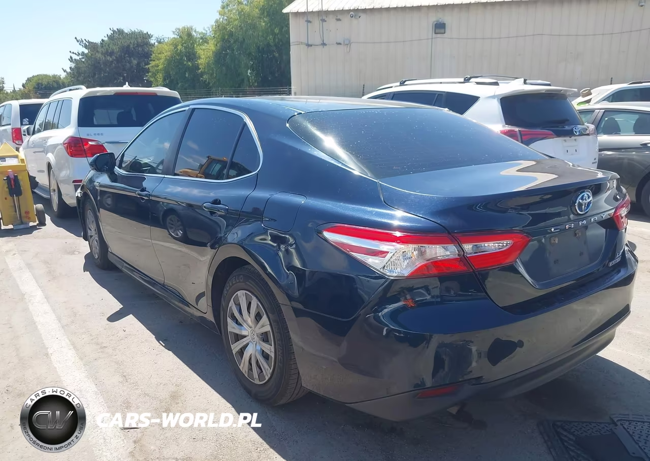 2018 Toyota Camry Hybrid Le VIN:4T1B31HKXJU507795 - 3