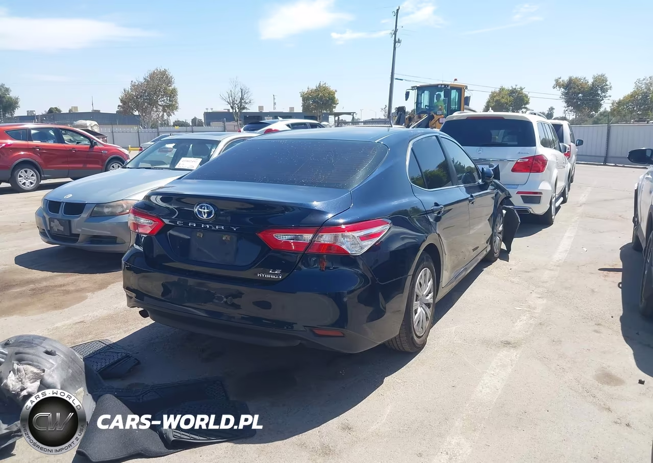 2018 Toyota Camry Hybrid Le VIN:4T1B31HKXJU507795 - 4