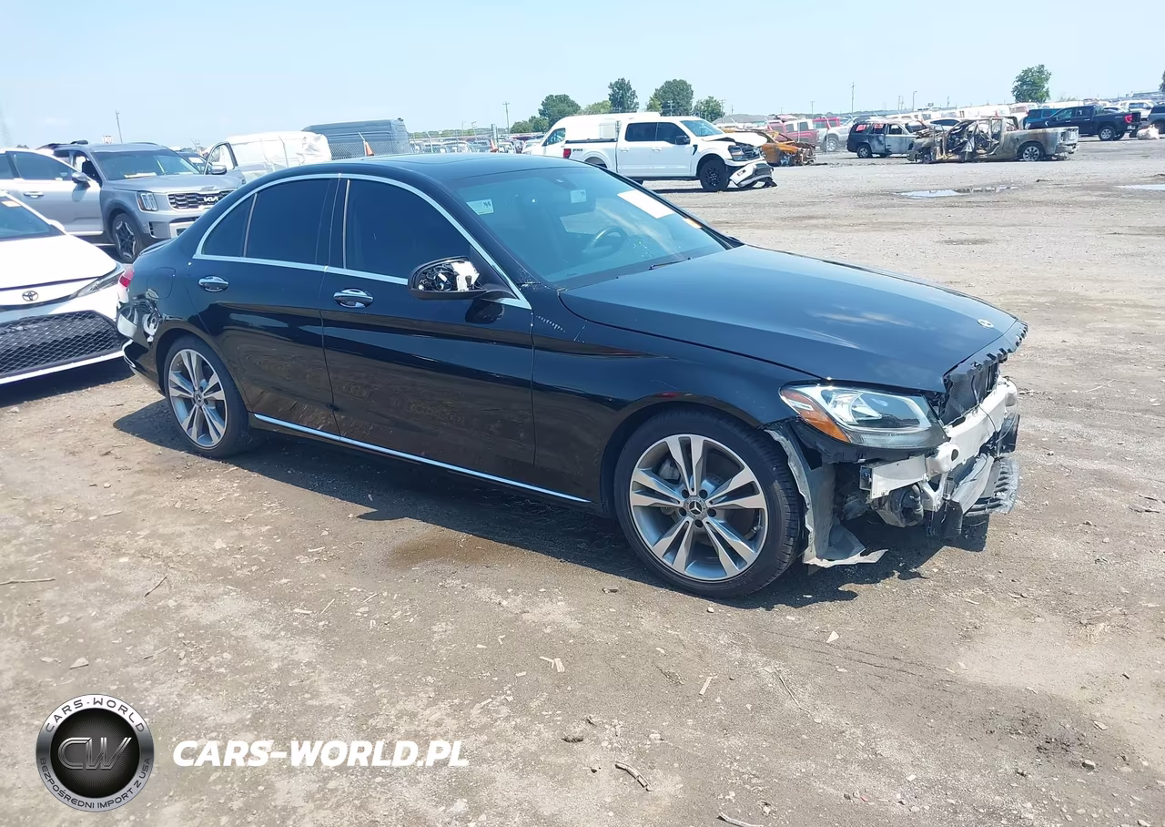 2018 Mercedes-Benz C 300 – zdjęcie 1 z 18