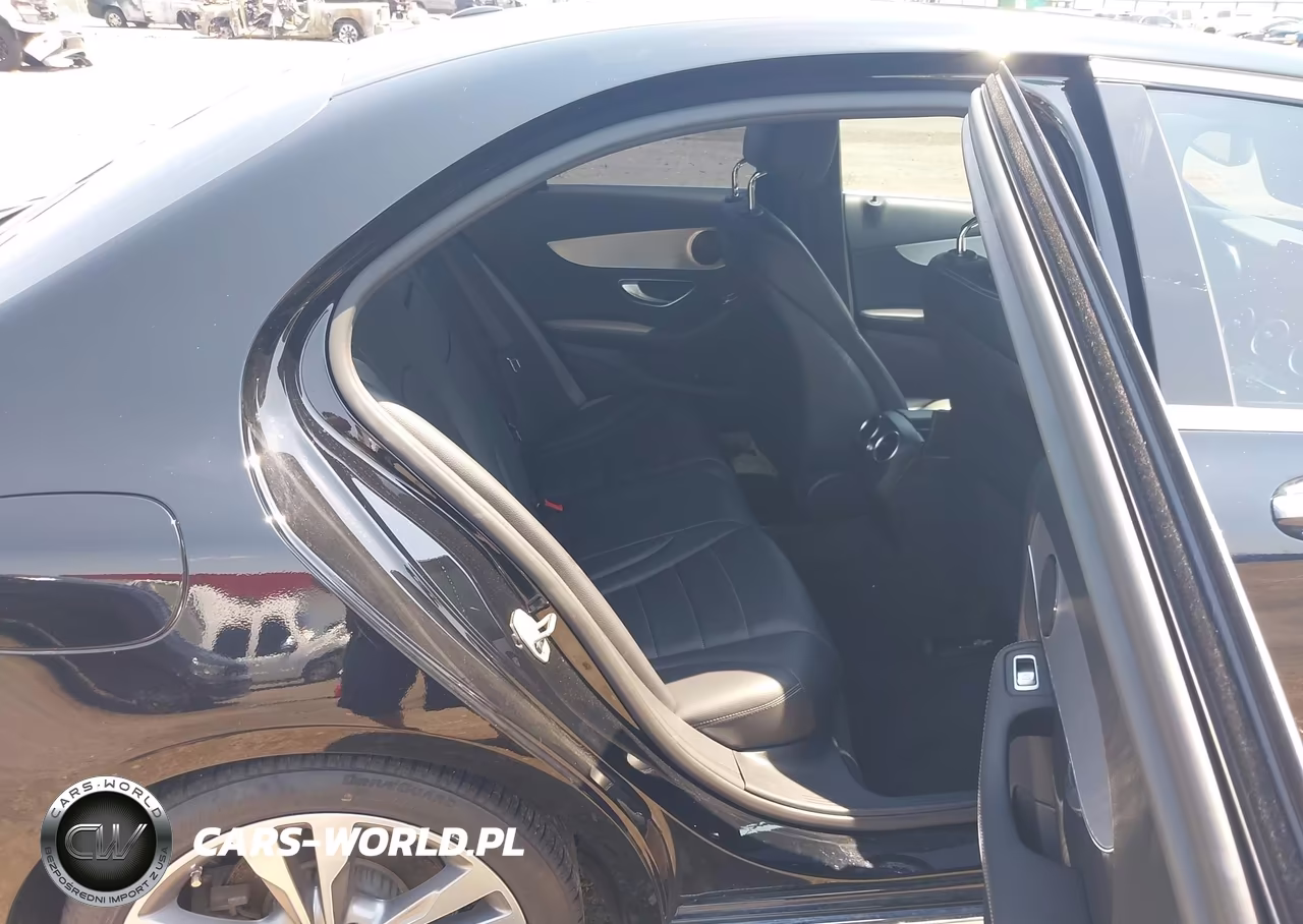 2018 Mercedes-Benz C 300 VIN:55SWF4JB7JU246741 - 8