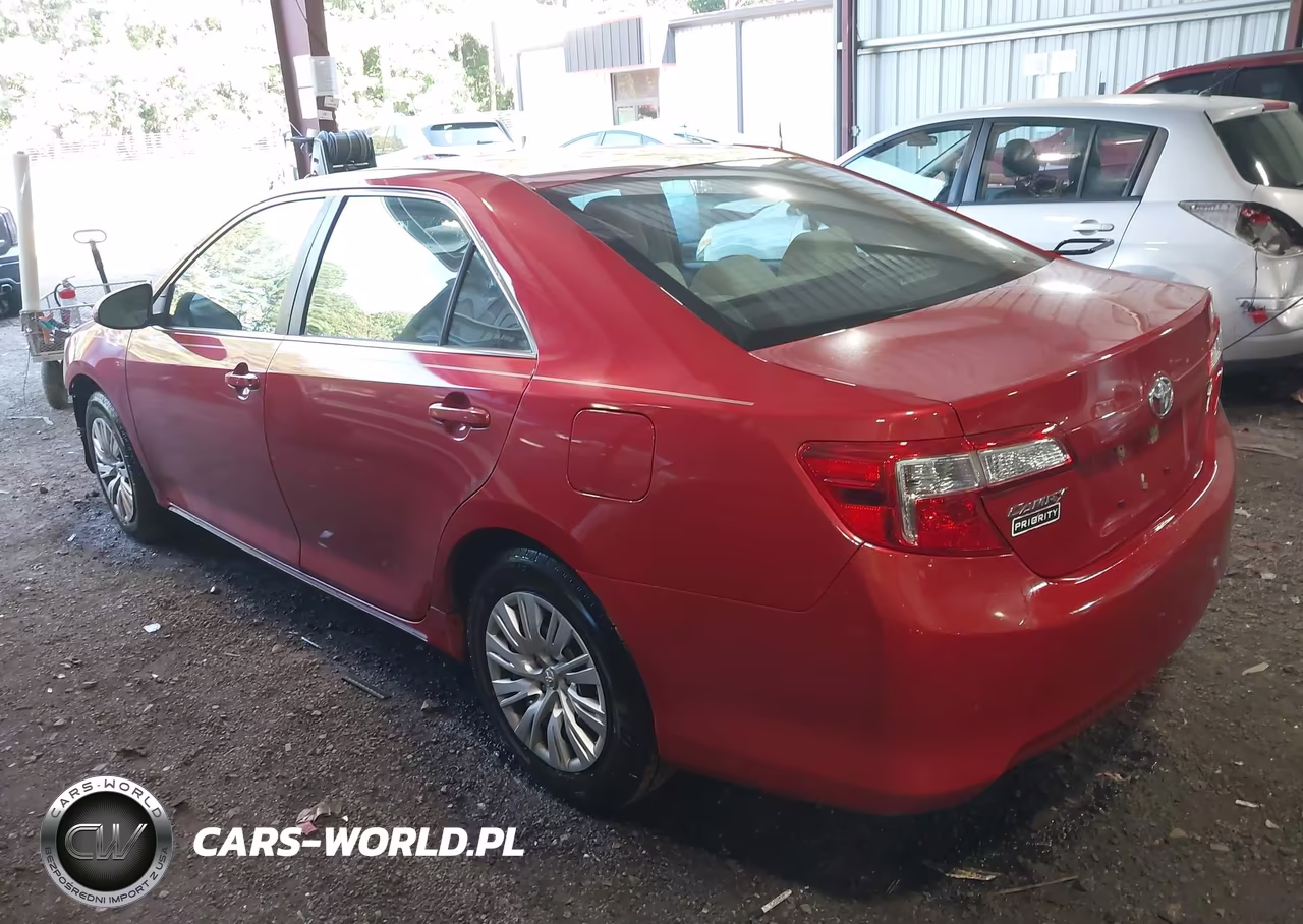 2013 Toyota Camry Le VIN:4T4BF1FKXDR286476 - 3