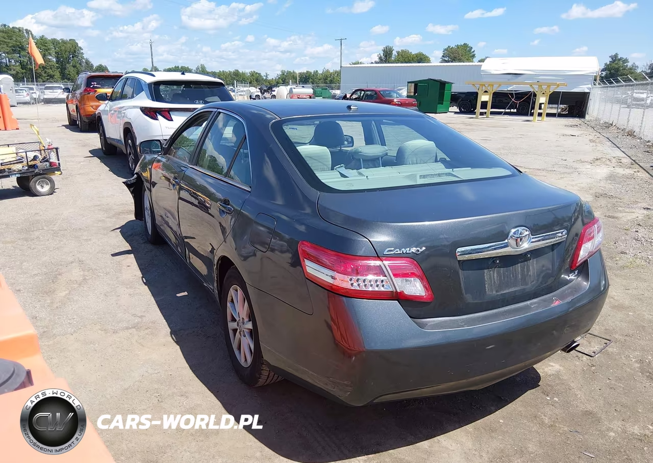 2011 Toyota Camry Xle VIN:4T4BF3EKXBR192723 - 3