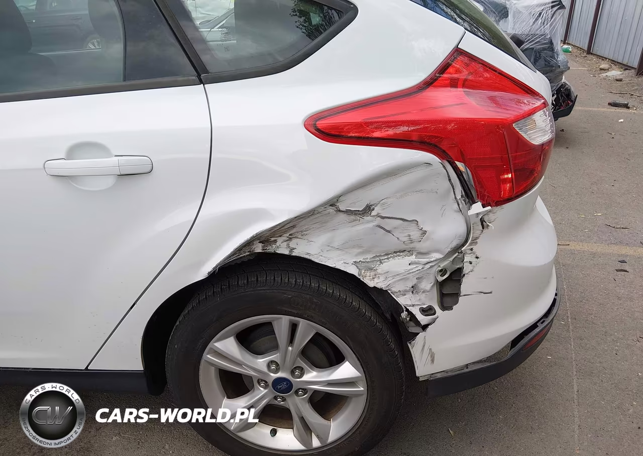 2014 Ford Focus Se VIN:1FADP3K27EL163768 - 6