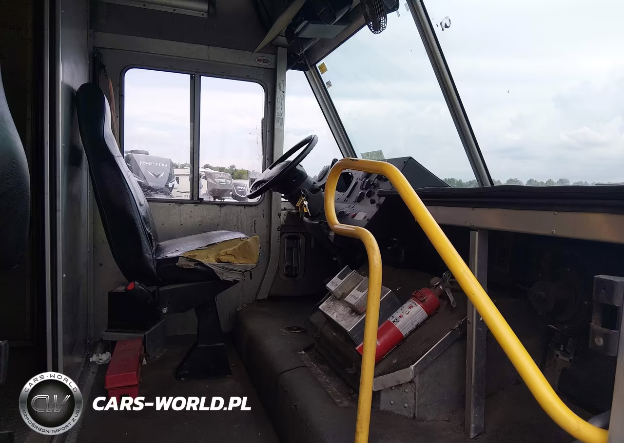 2013 Ford F-59 Commercial Stripped VIN:1F66F5KY1D0A13311 - 6