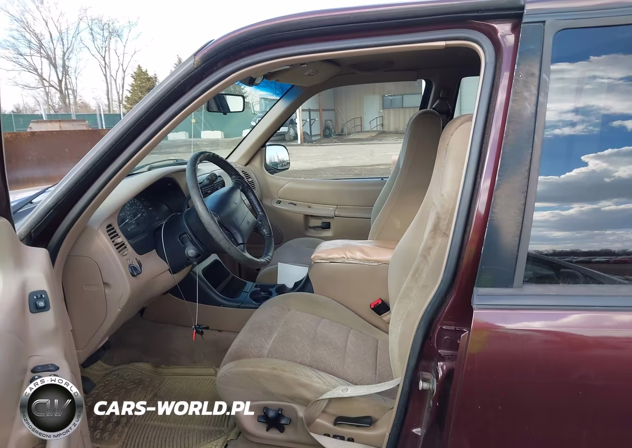 2000 Ford Explorer Xlt VIN:1FMZU73E2YZA83395 - 5