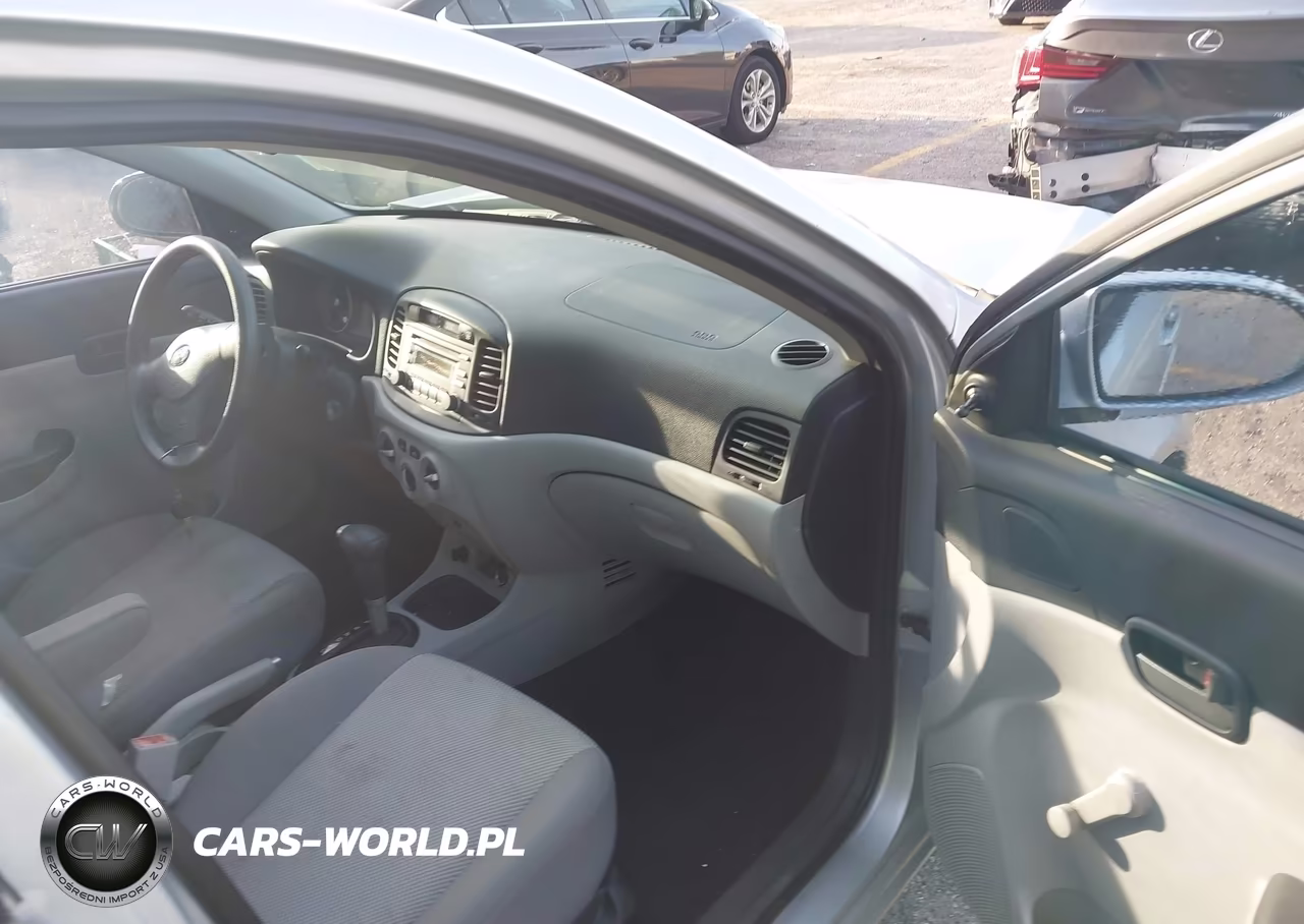 2008 Hyundai Accent Gls VIN:KMHCN46C78U217701 - 5