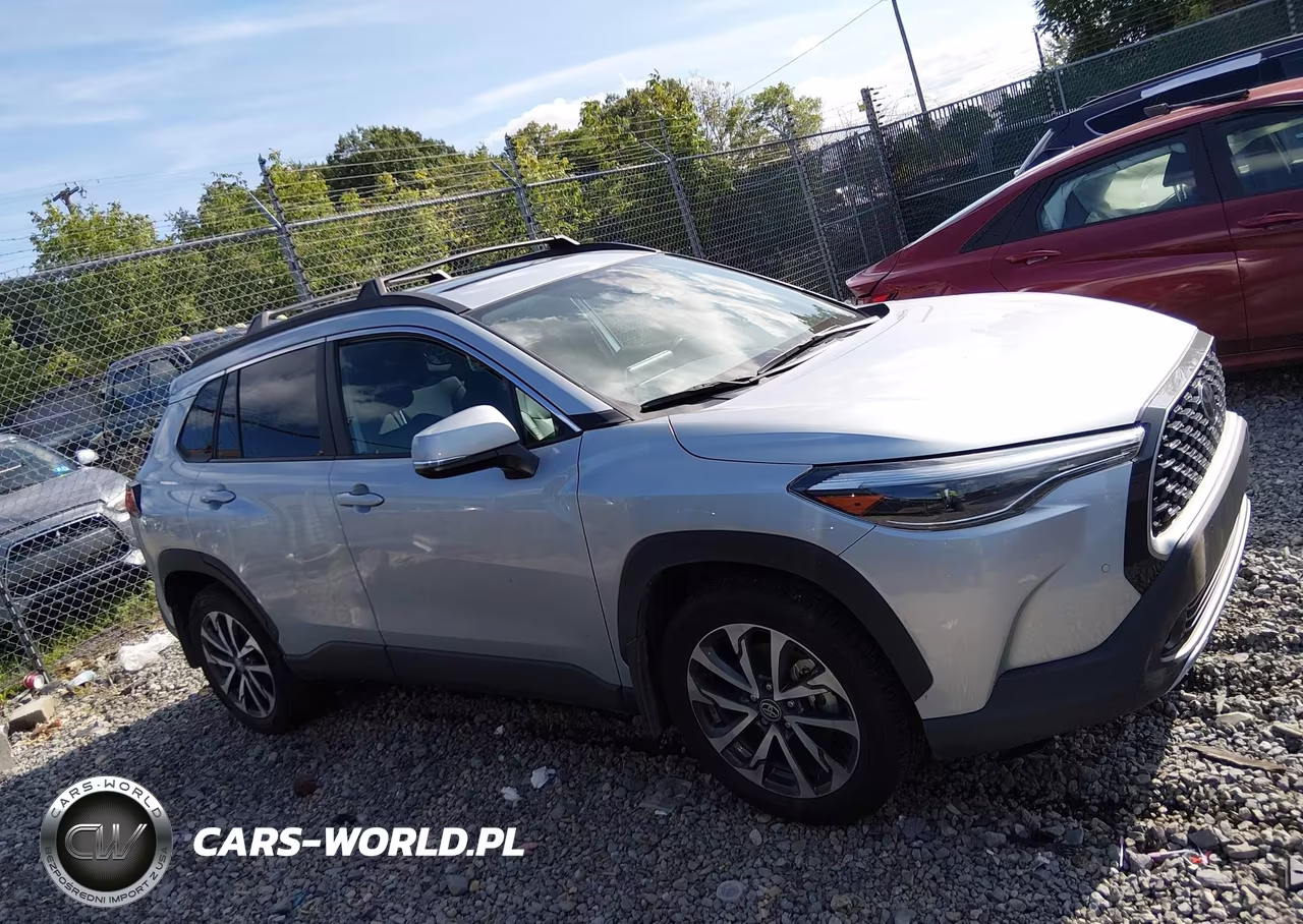 2023 Toyota Corolla Cross Xle VIN:7MUDAABG4PV070578 - 13