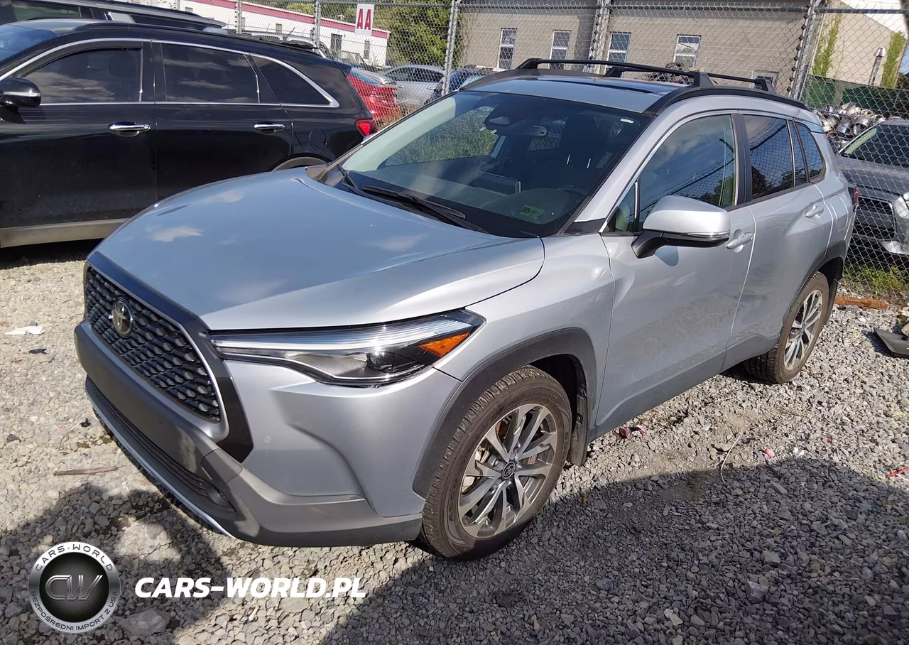 2023 Toyota Corolla Cross Xle VIN:7MUDAABG4PV070578 - 2