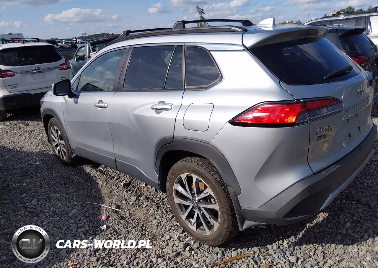 2023 Toyota Corolla Cross Xle VIN:7MUDAABG4PV070578 - 3
