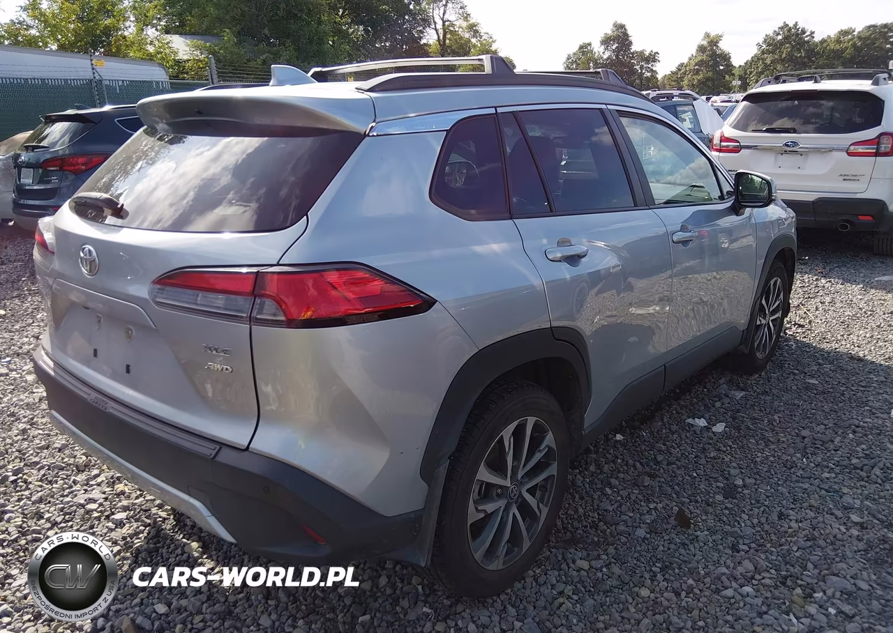 2023 Toyota Corolla Cross Xle VIN:7MUDAABG4PV070578 - 4