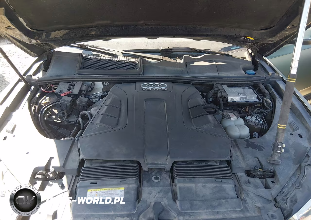 2018 Audi Q7 Prestige VIN:WA1VAAF70JD000226 - 10