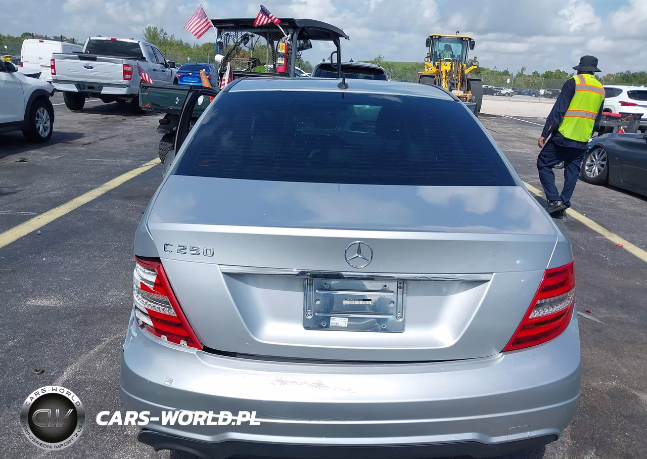 2013 Mercedes-Benz C 250 Sport VIN:WDDGF4HBXDA767337 - 15