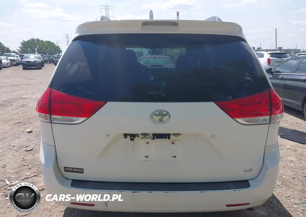 2011 Toyota Sienna Le V6 VIN:5TDKK3DC2BS073184 - 16