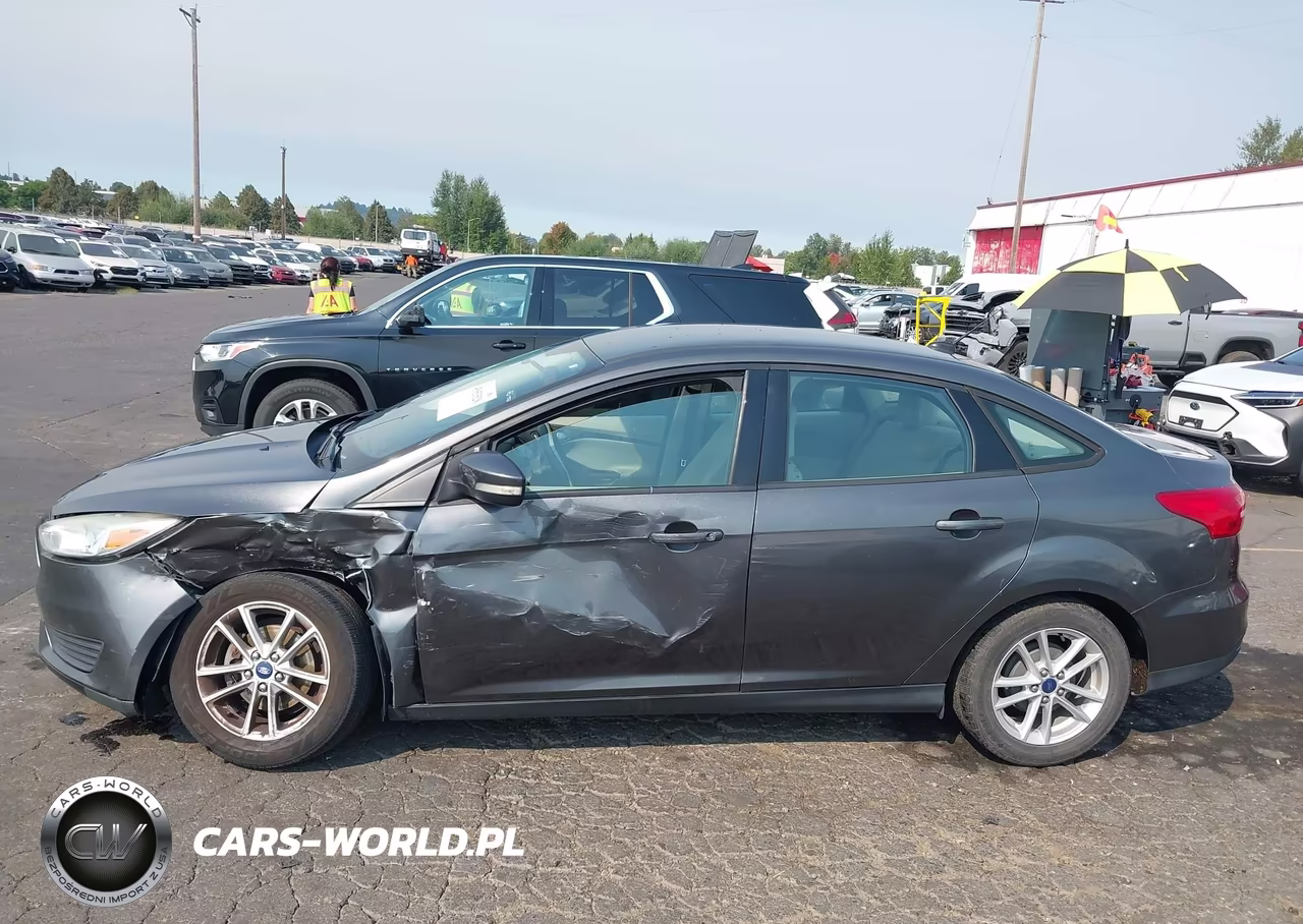2015 Ford Focus Se VIN:1FADP3F26FL232588 - 14