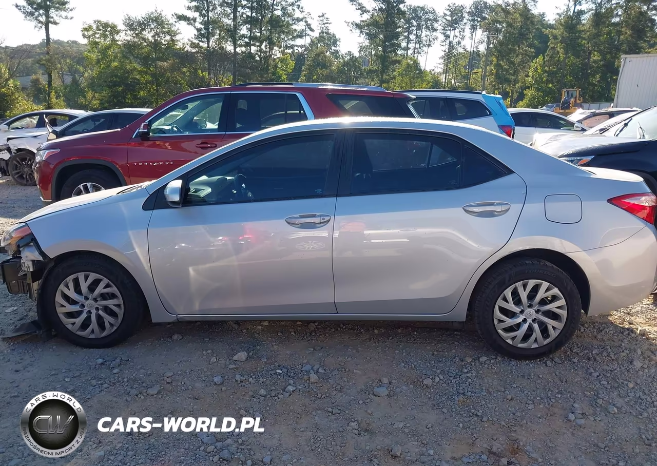 2017 Toyota Corolla Le VIN:2T1BURHE4HC880641 - 14