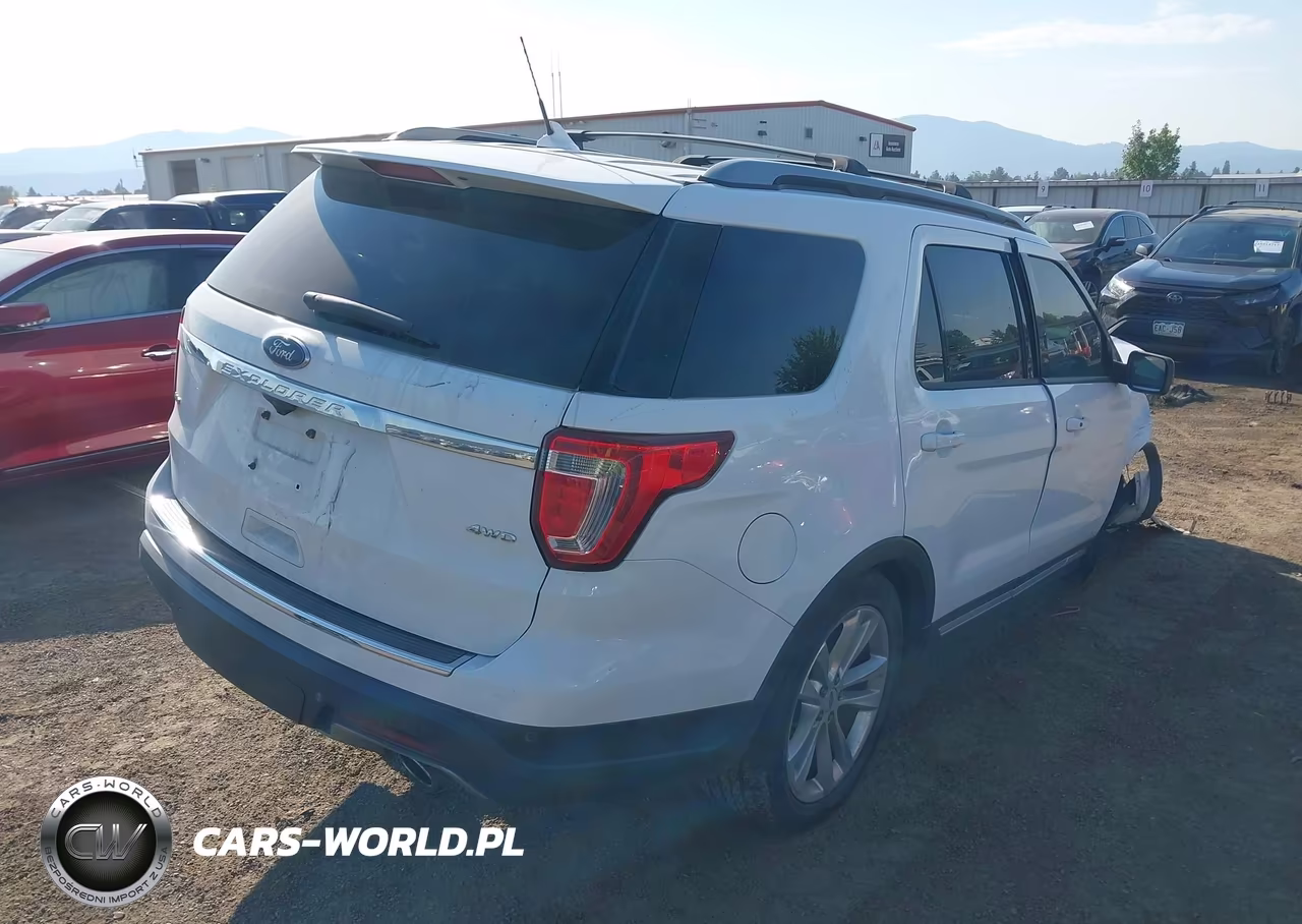 2018 Ford Explorer Xlt VIN:1FM5K8D80JGB90837 - 4