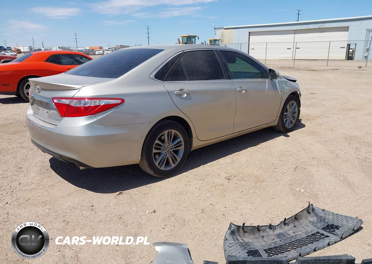 2017 Toyota Camry Se VIN:4T1BF1FK3HU769985 - 4