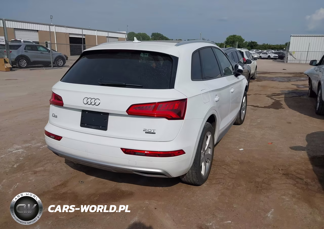 2018 Audi Q5 2.0T Premium-2.0T Tech Premium VIN:WA1ANAFY3J2246582 - 4