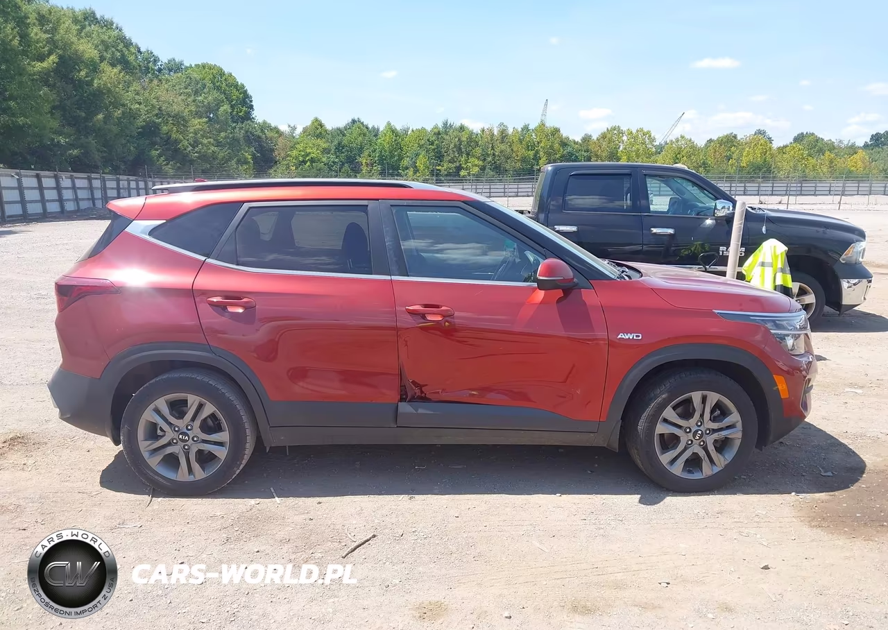 2021 Kia Seltos S VIN:KNDEUCAA4M7227319 - 13