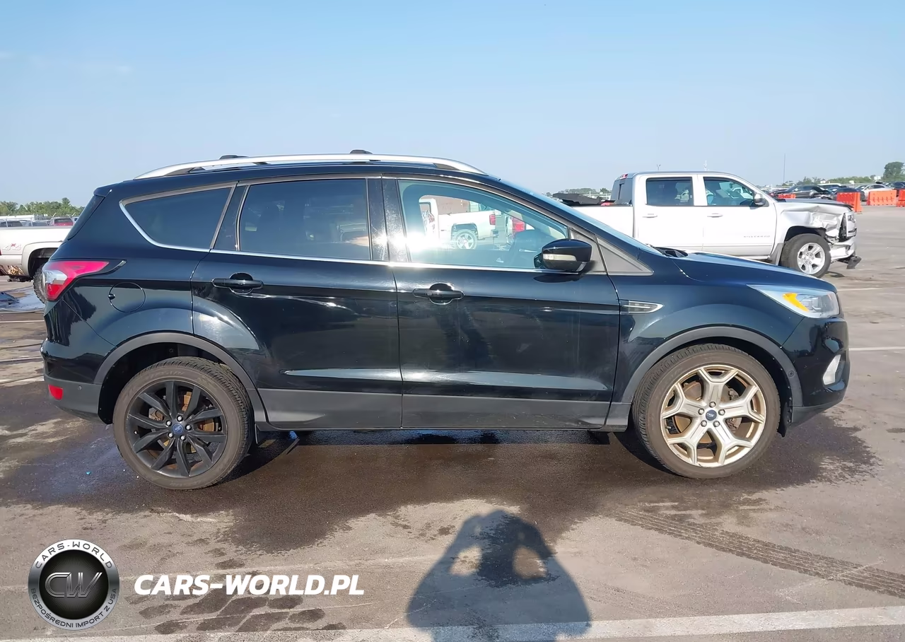 2018 Ford Escape Titanium VIN:1FMCU9J96JUA14896 - 13