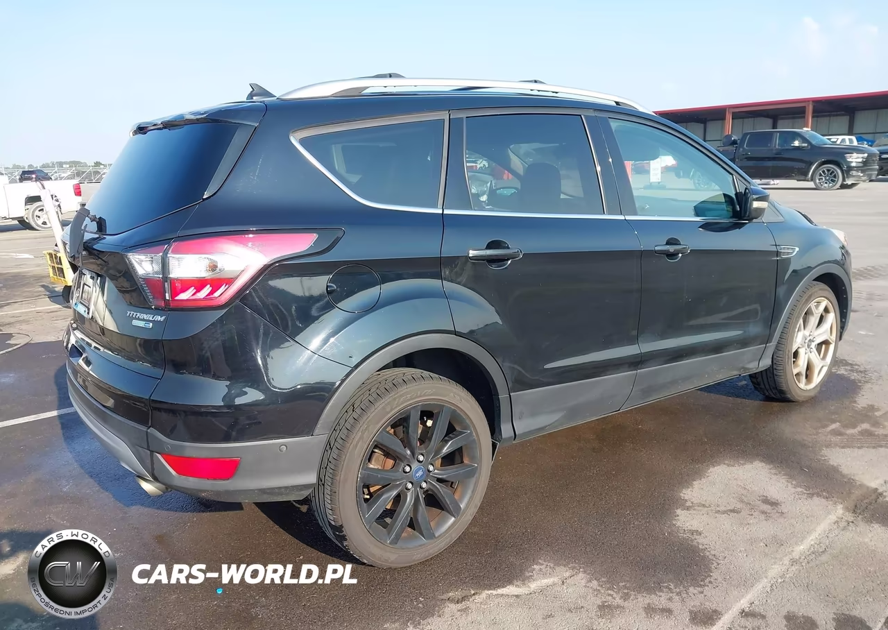 2018 Ford Escape Titanium VIN:1FMCU9J96JUA14896 - 4