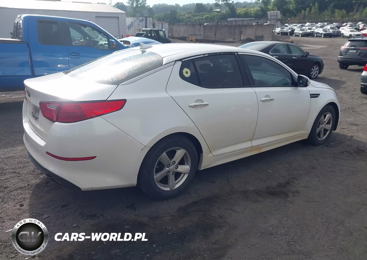 2015 Kia Optima Lx VIN:KNAGM4A70F5551639 - 4