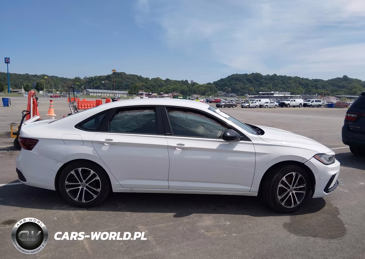 2025 Volkswagen Jetta 1.5T Sport VIN:3VWBX7BU6SM026113 - 11