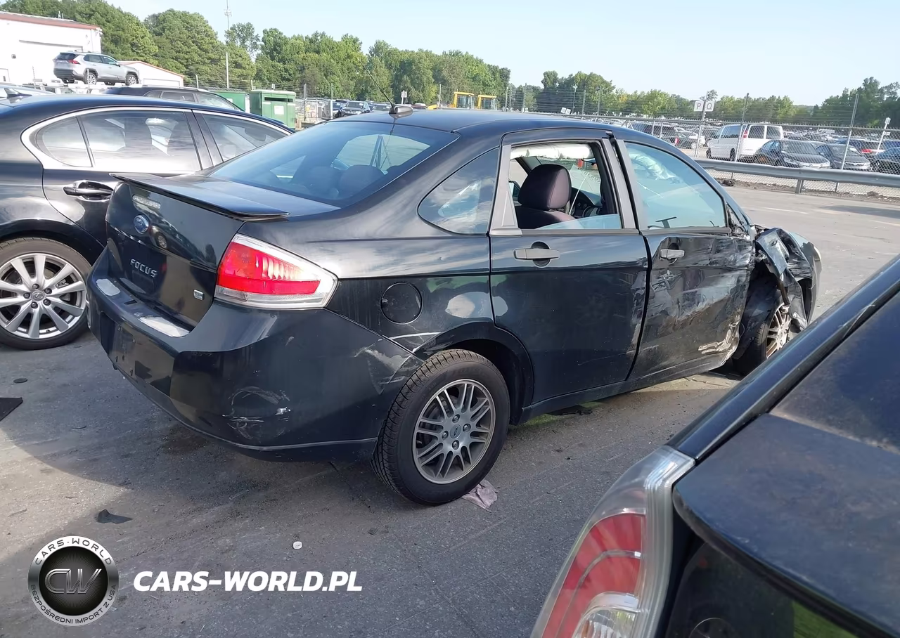 2011 Ford Focus Se VIN:1FAHP3FN3BW158602 - 4