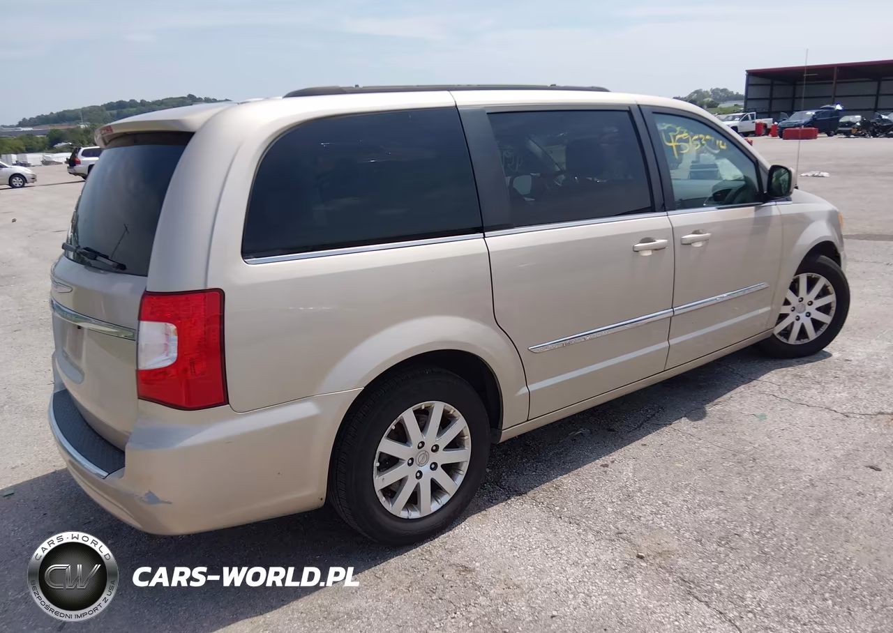 2013 Chrysler Town & Country Touring VIN:2C4RC1BG4DR681208 - 4
