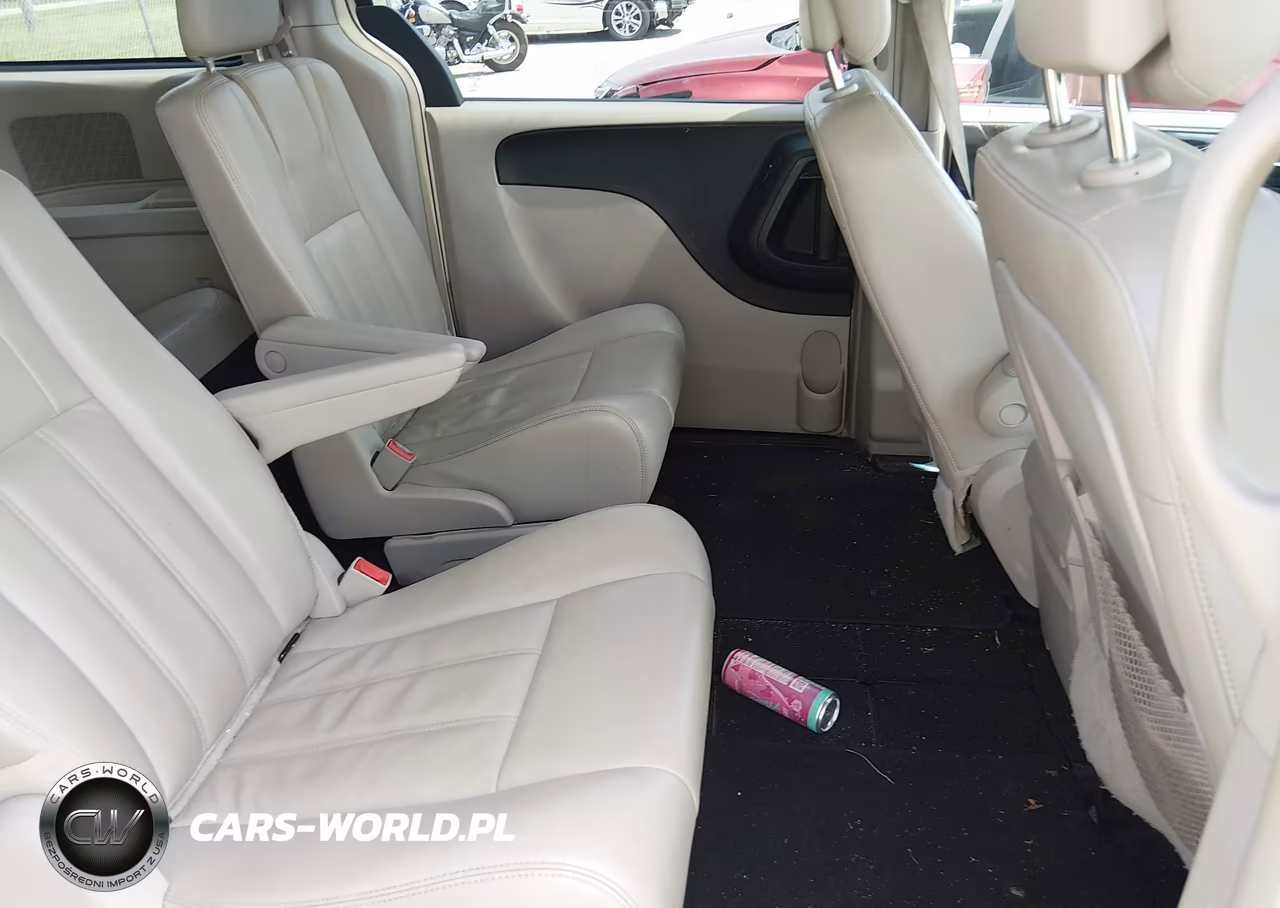 2013 Chrysler Town & Country Touring VIN:2C4RC1BG4DR681208 - 8