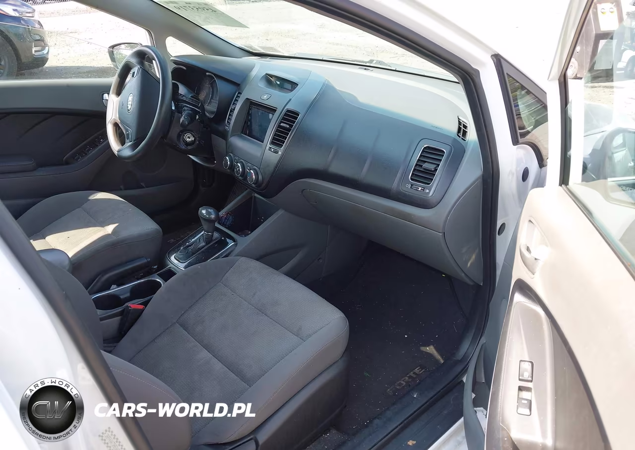 2017 Kia Forte Lx VIN:3KPFK4A73HE069923 - 5