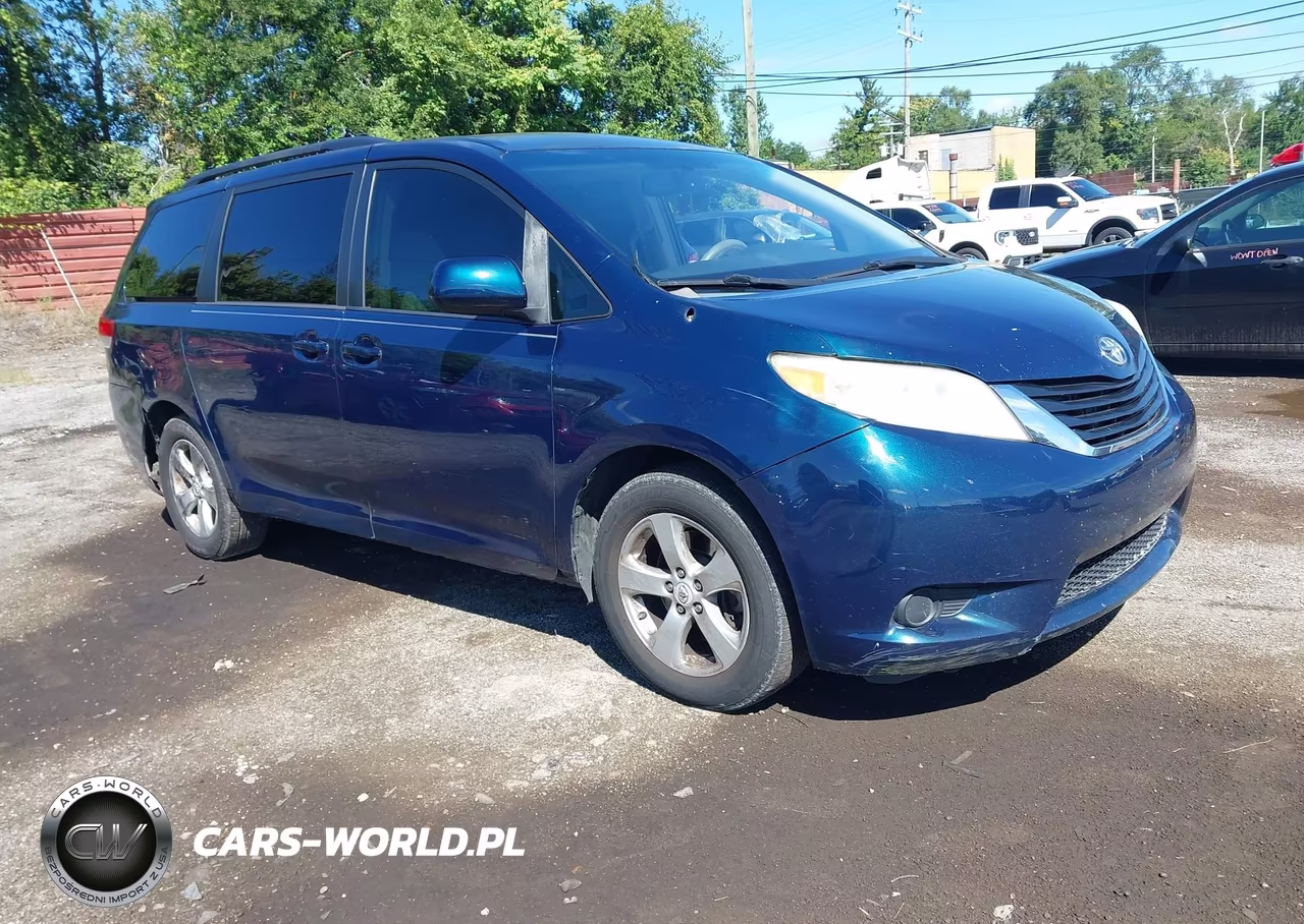 2012 Toyota Sienna Le V6 8 Passenger – zdjęcie 1 z 16
