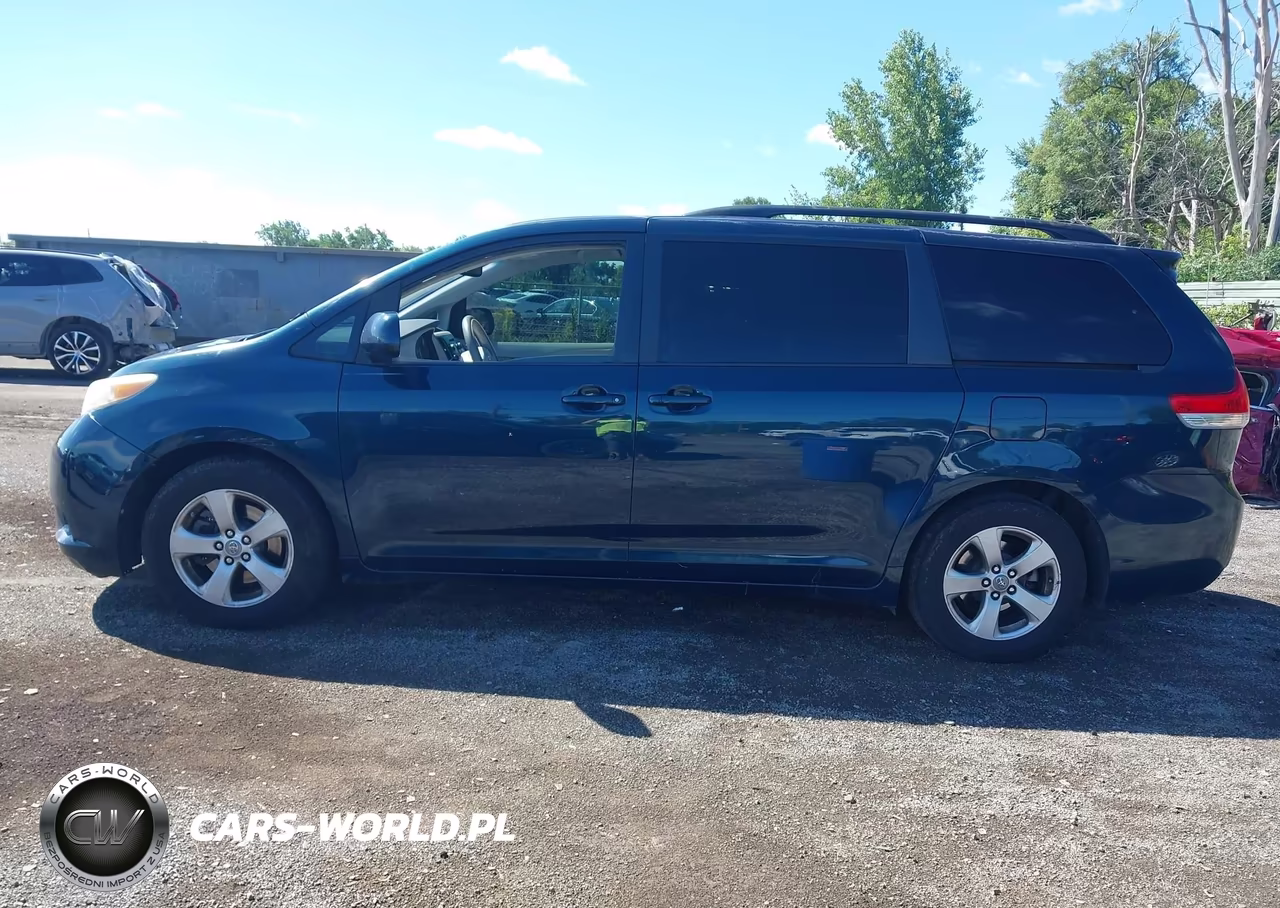 2012 Toyota Sienna Le V6 8 Passenger VIN:5TDKK3DC8CS220870 - 14