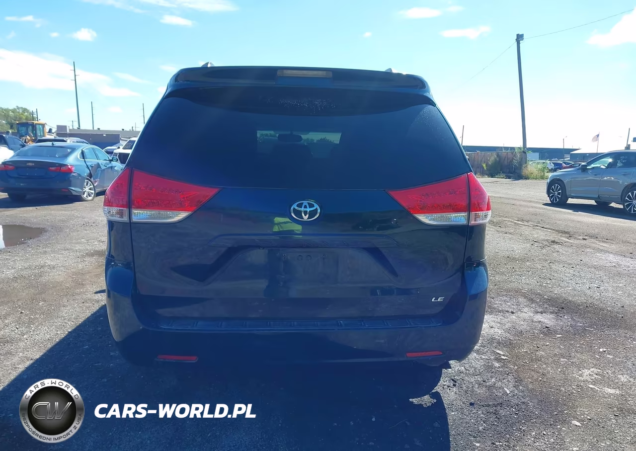 2012 Toyota Sienna Le V6 8 Passenger VIN:5TDKK3DC8CS220870 - 16