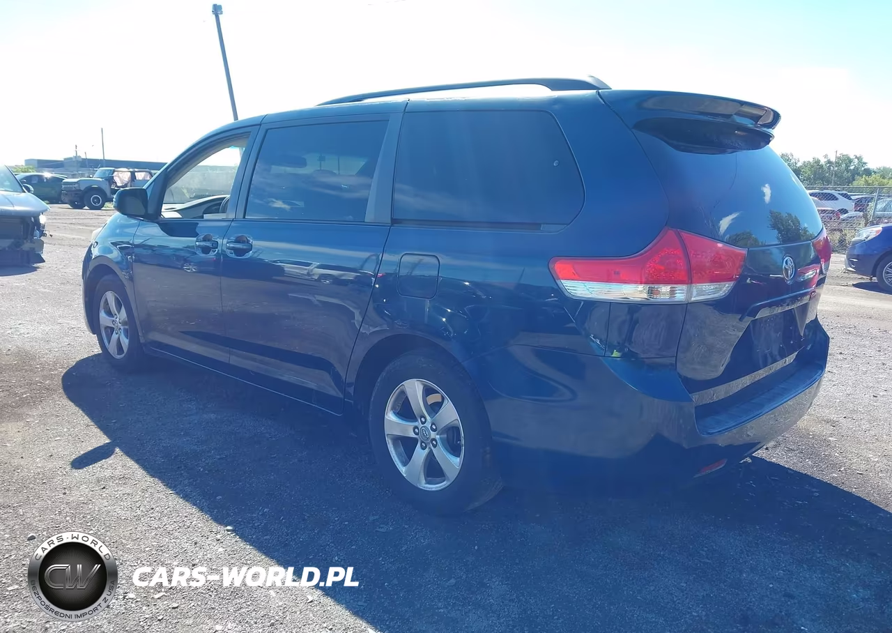 2012 Toyota Sienna Le V6 8 Passenger VIN:5TDKK3DC8CS220870 - 3