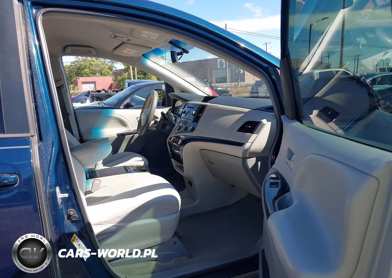 2012 Toyota Sienna Le V6 8 Passenger VIN:5TDKK3DC8CS220870 - 5