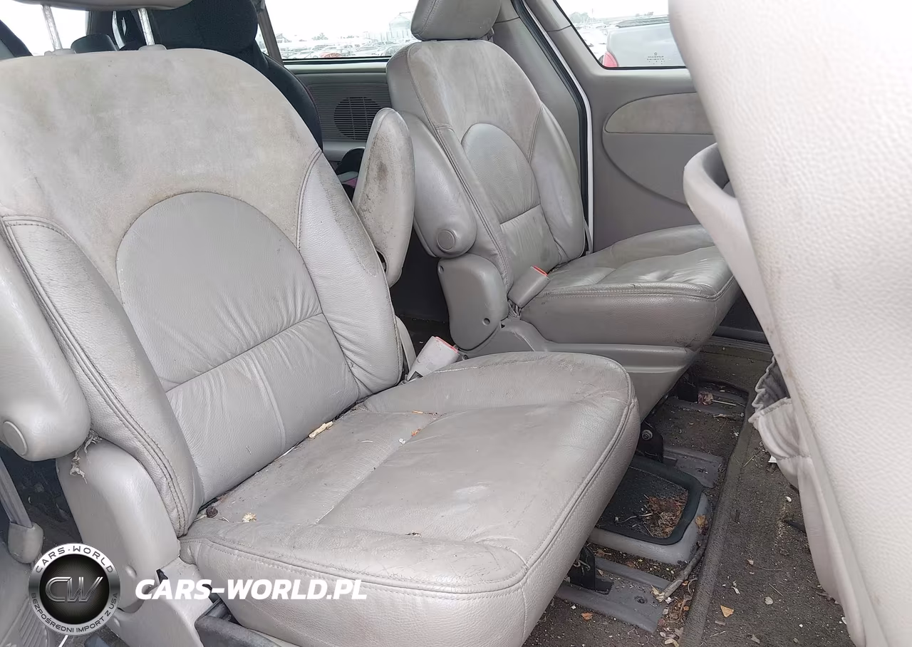 2003 Chrysler Town & Country Limited VIN:2C8GP64L13R100232 - 8