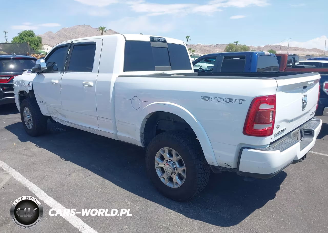 2019 Ram 2500 Laramie 4X4 6'4 Box VIN:3C6UR5NL2KG654978 - 3