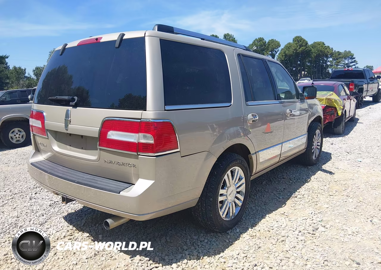 2008 Lincoln Navigator VIN:5LMFU275X8LJ07216 - 4