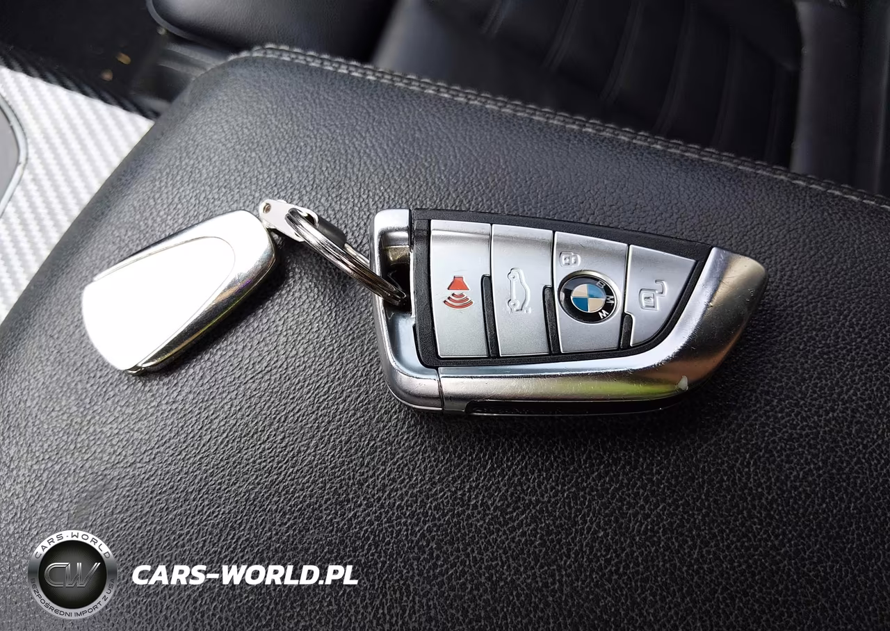 2020 BMW 330I xDrive VIN:WBA5R7C0XLFH51608 - 11
