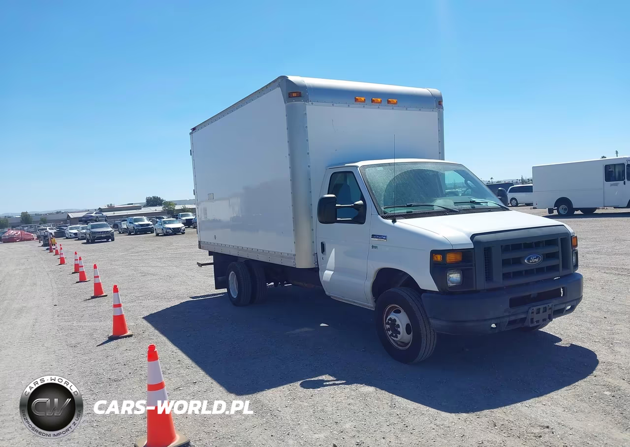 2013 Ford E-450 Cutaway