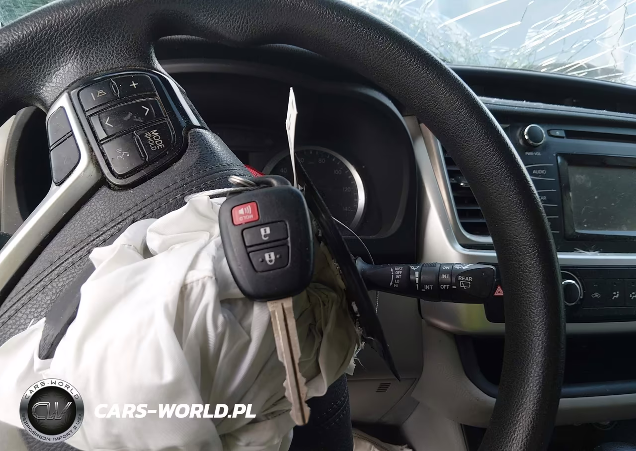 2019 Toyota Highlander Le VIN:5TDZARFH1KS044238 - 11
