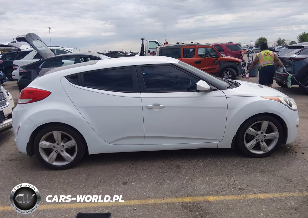 2012 Hyundai Veloster Base W-Gray VIN:KMHTC6AD4CU064172 - 13
