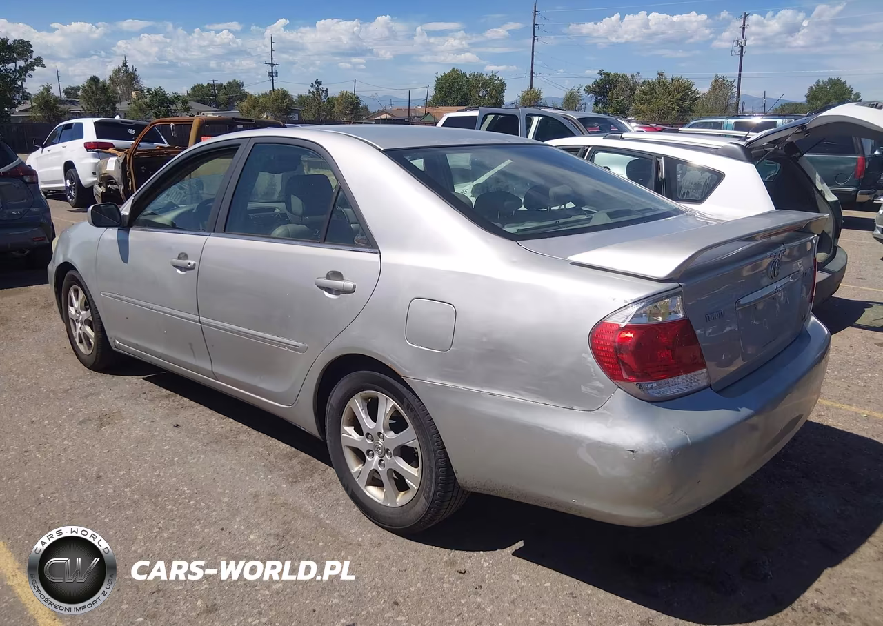 2005 Toyota Camry Xle V6 VIN:4T1BF30K75U108704 - 3
