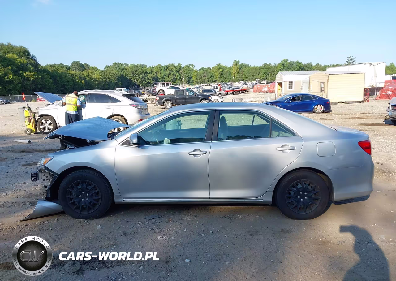 2014 Toyota Camry Le VIN:4T1BF1FK7EU738993 - 14
