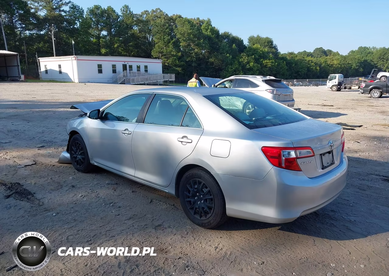 2014 Toyota Camry Le VIN:4T1BF1FK7EU738993 - 3