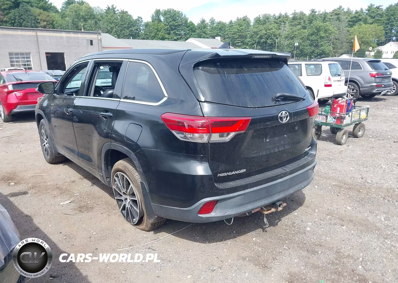 2018 Toyota Highlander Se VIN:5TDJZRFH4JS821211 - 3