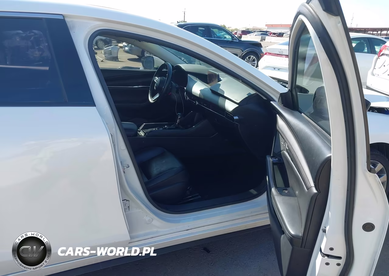 2022 Mazda Mazda3 Premium VIN:3MZBPADL4NM312063 - 5