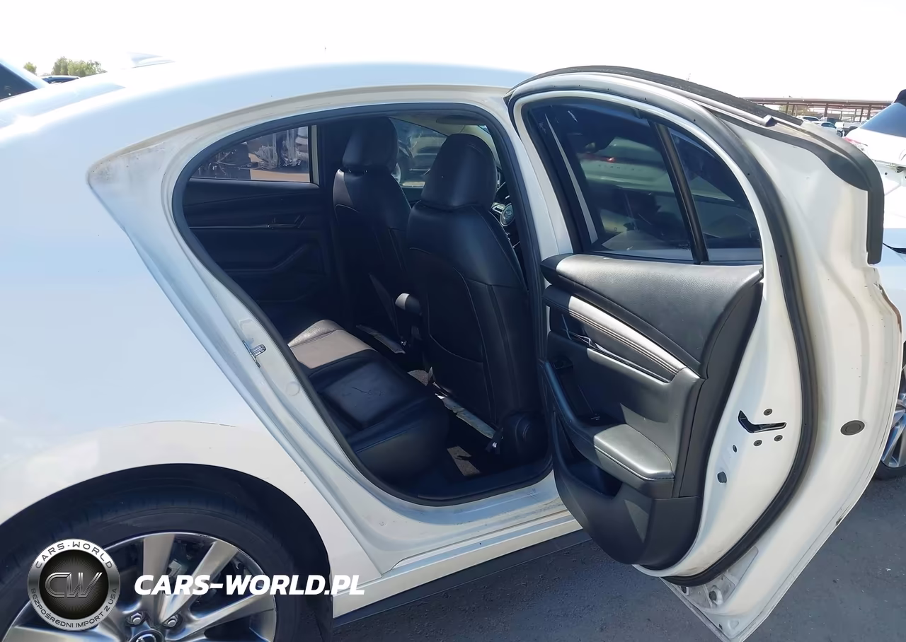 2022 Mazda Mazda3 Premium VIN:3MZBPADL4NM312063 - 8