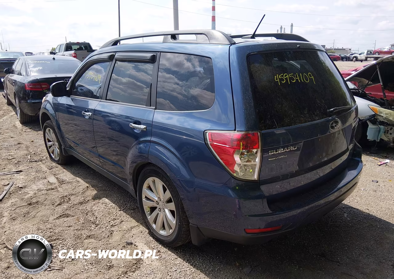 2011 Subaru Forester 2.5X Premium VIN:JF2SHADC0BH727527 - 3